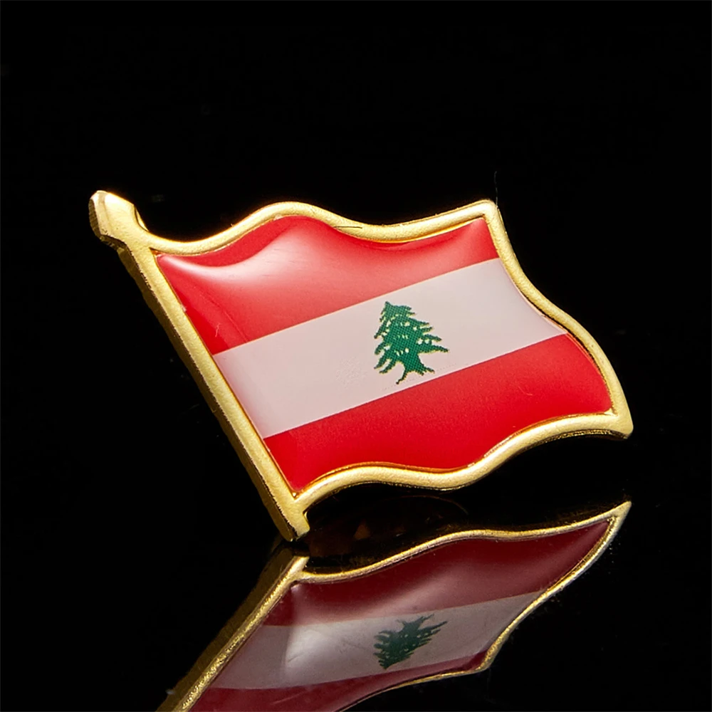 Рисунок 3 - Украшения для лацканов с изображением