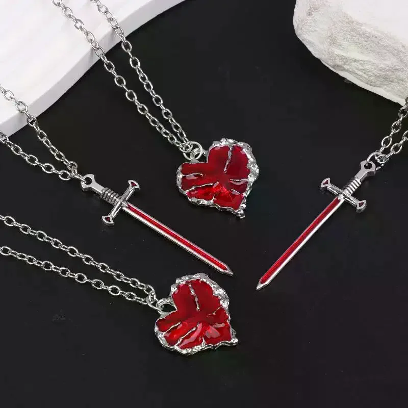 Fashionable And Beautiful Simulate Sword Heart Necklace Set Elegant Men And Women Sweater Chain Collarbone Chain Couple Gift