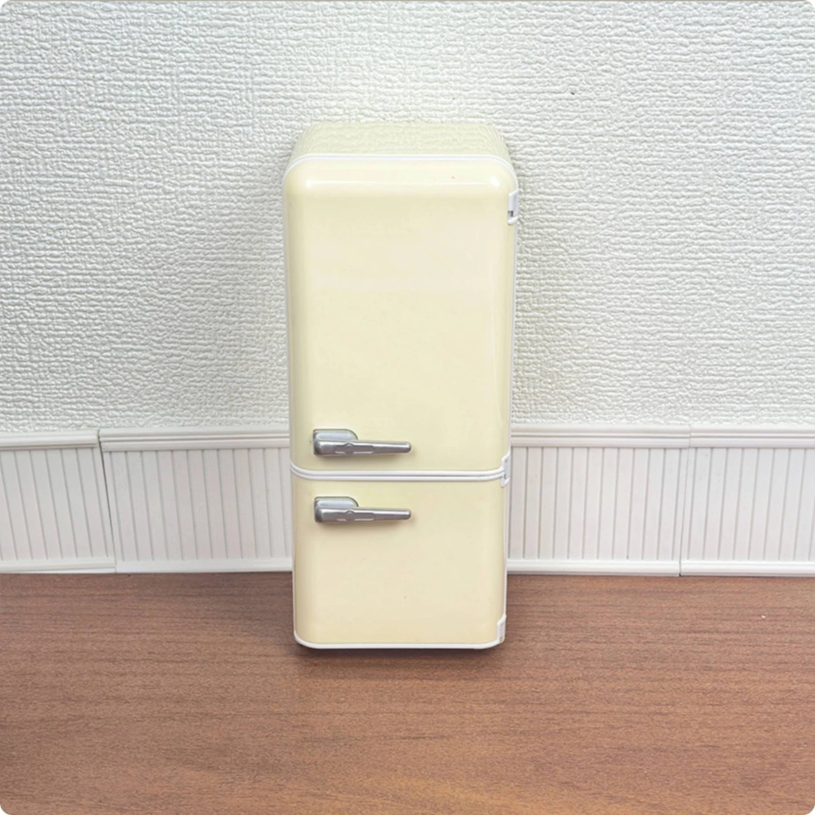 Dollhouse Refrigerator Interior Light Miniature Refrigerator Dollhouse Fridge Openable Door 1:12 Scale Fridge Silver Handles - view 6