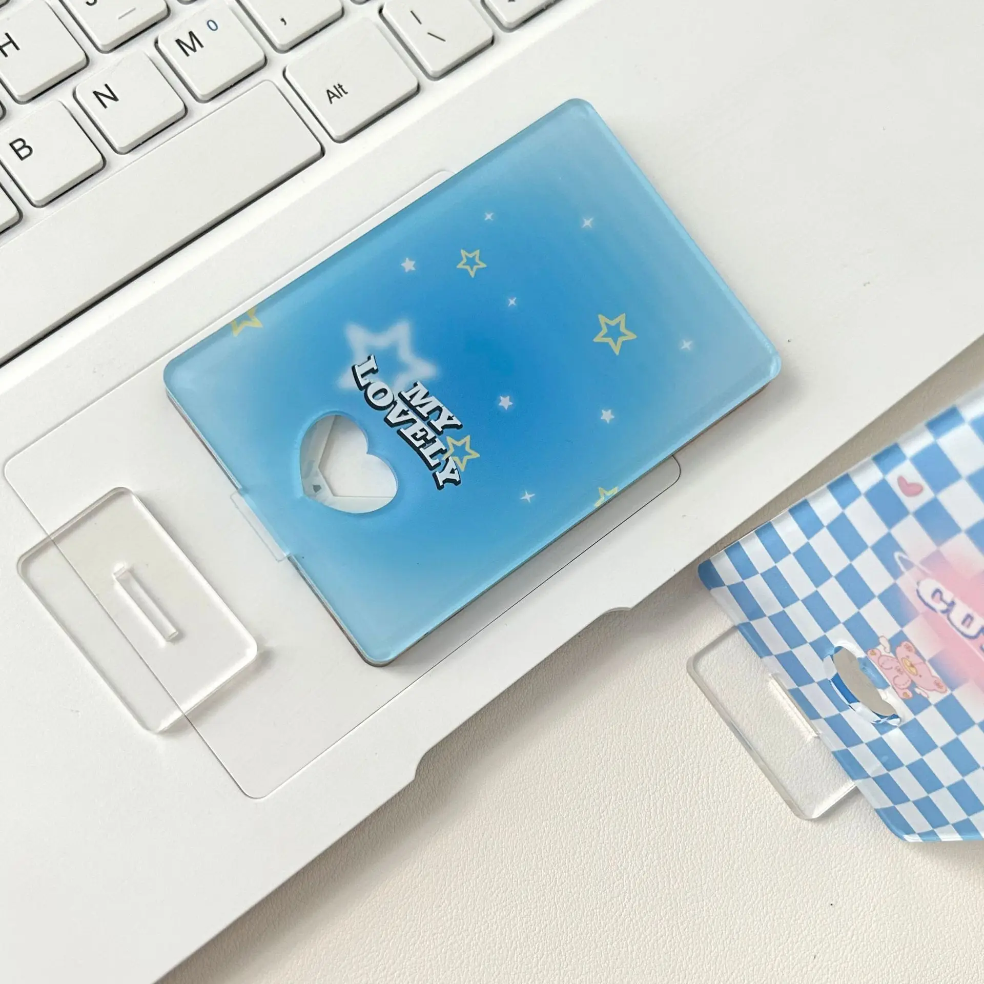 Small Dog Cartoon Brick Desktop Holder, Y2k, Guka Gupan Insert Stand Card, Estilo Americano