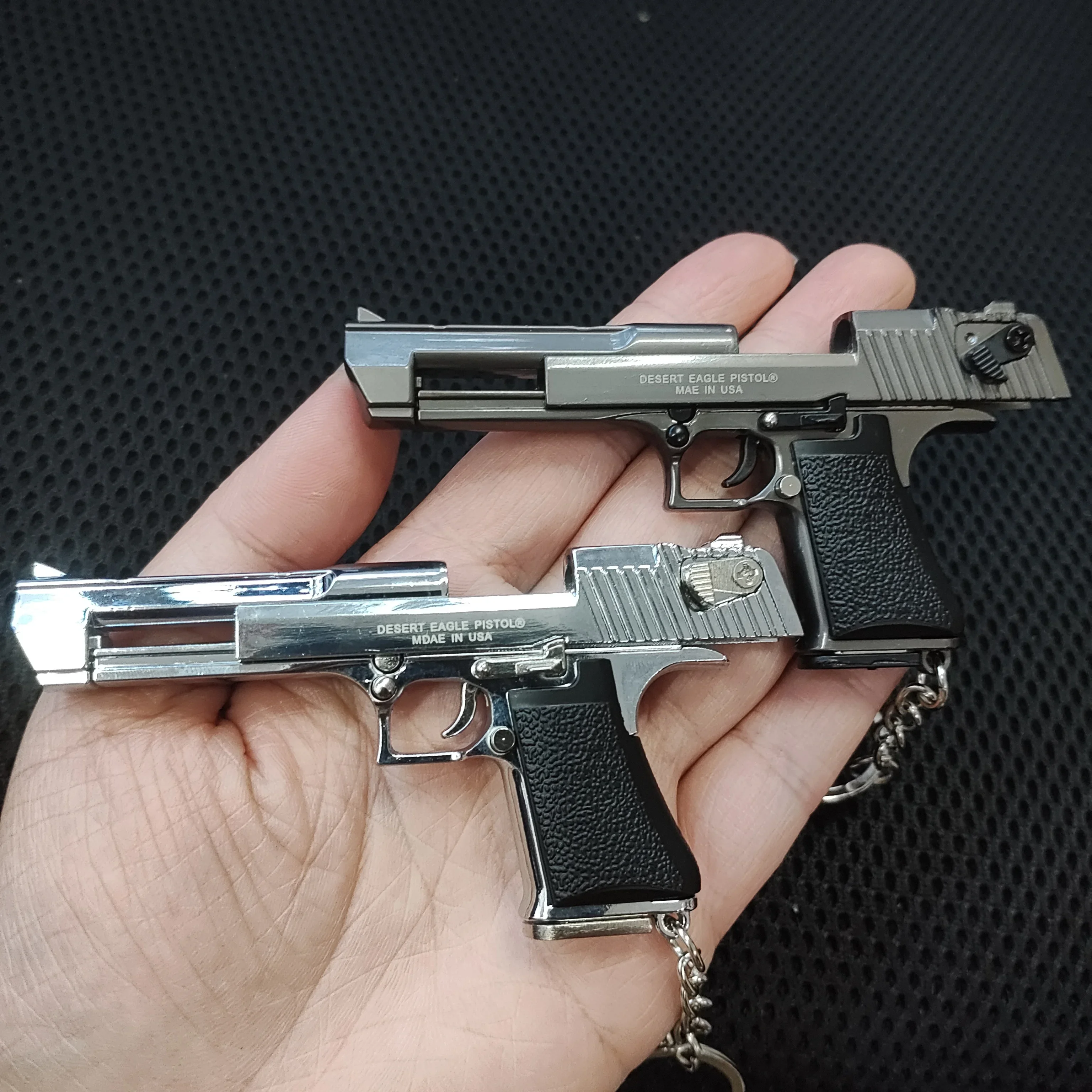 Desert Eagle pistoolmodel afneembare schaal 1:3 pistool legering sleutelhanger mini speelgoed pistool wapen sleutelhanger voor volwassen kinderen kerstcadeau