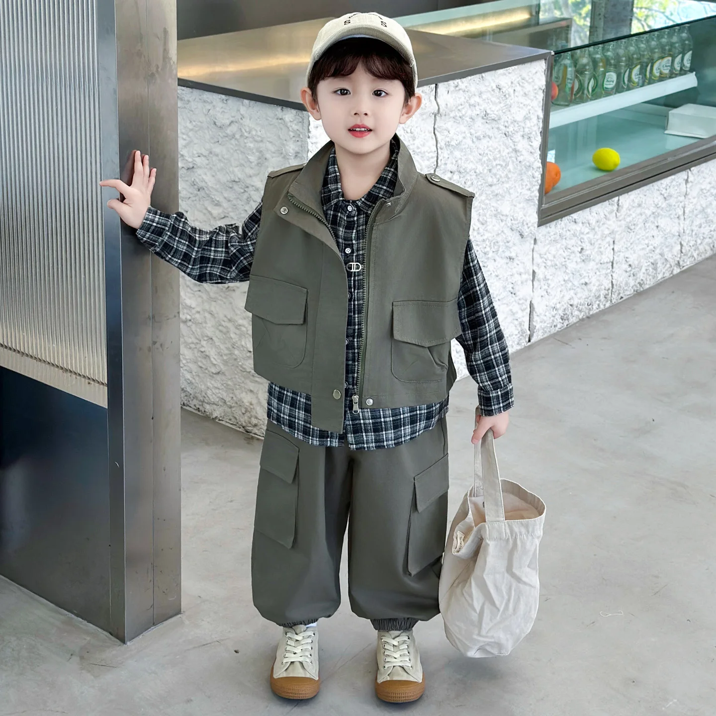 

Комплект из трех предметов для мальчиков: рубашка, брюки, куртка. Детская одежда в корейском стиле. Повседневная спортивная одежда.