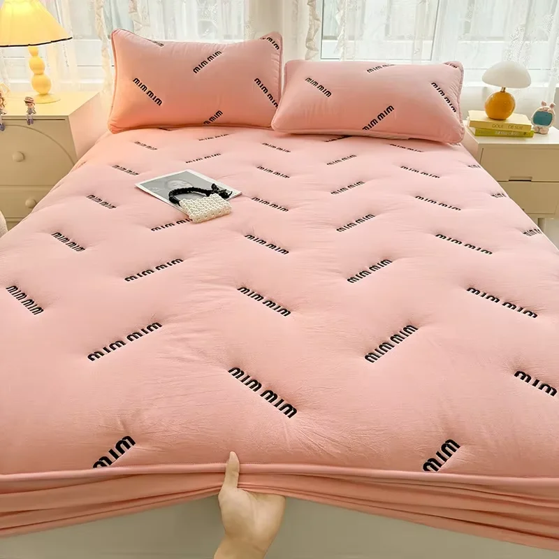 1 pc Quilted Mattress Cover White Color Letter Embroidery Bed Cover Single/Queen/King Mattress Protector Thick Fitted Bed Sheet