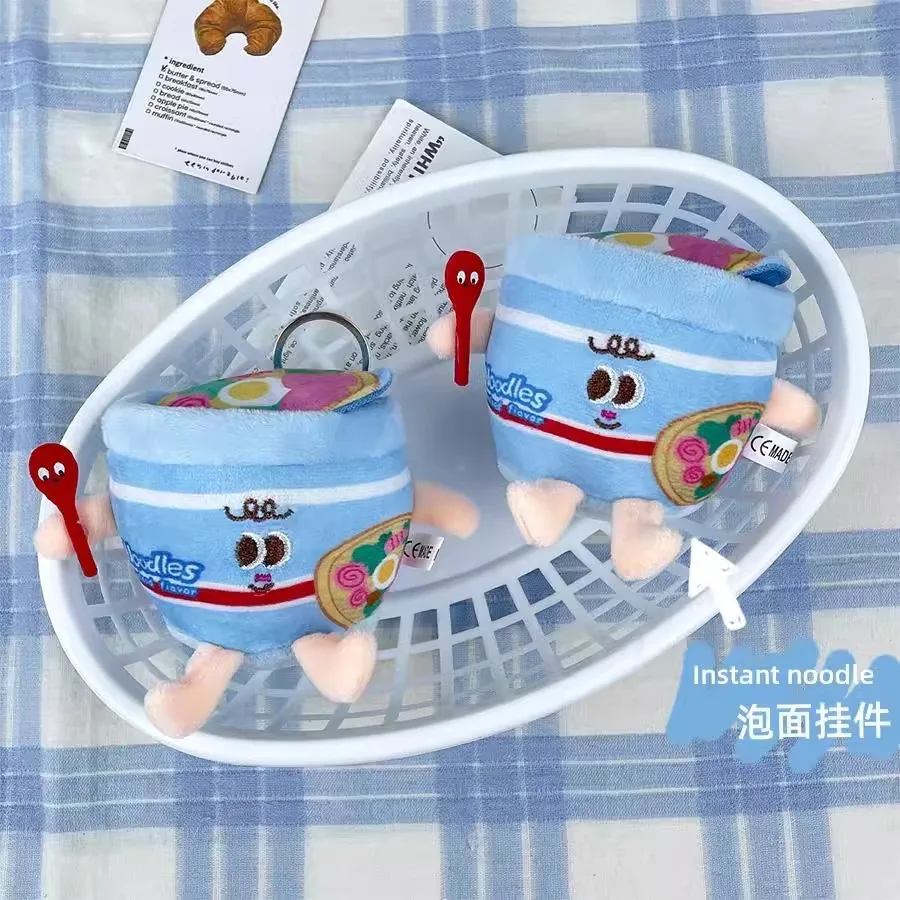 Simulación japonesa de cubo de fideos instantáneos, llavero de muñeco de peluche, colgante, decoración de bolsa de muñeco de peluche de fideos instantáneos de dibujos animados bonitos