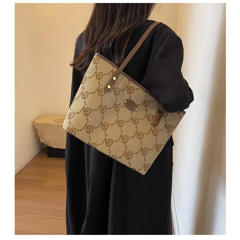 حقيبة كتف نسائية مصنوعة من الجلد الفاخر تتميز بنمط باريس العصري خفيف الوزن وناعم للاستخدام اليومي #6