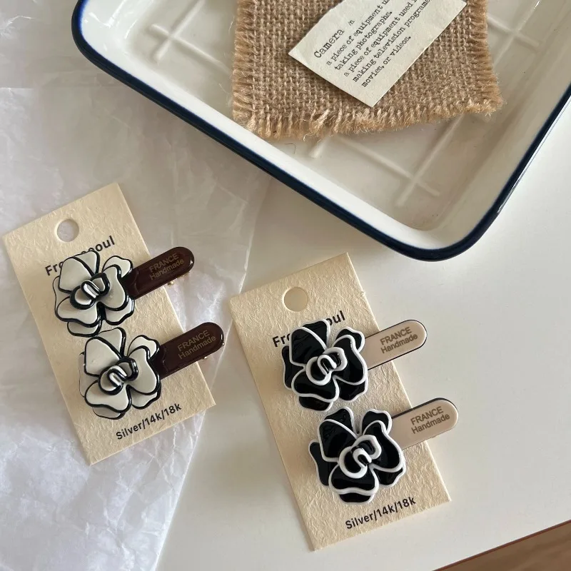 

New Creative Black White Camellia Acrylic Duckbill Hair Clip Elegant Vintage Style Side Bangs Barrettes for Teen Girls Trendy