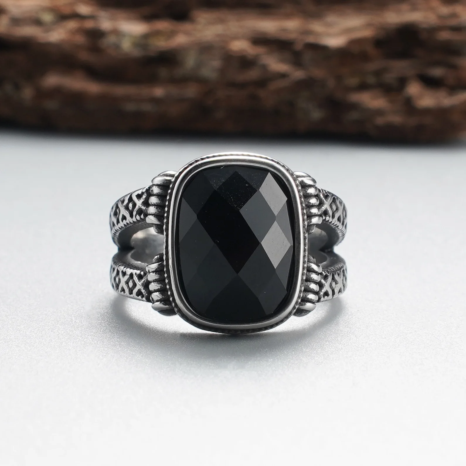 Vintage Geometrisch Geschnitzter 316L Edelstahl Herrenring Quadratischer Diamant Facettierter Schwarzer Onyx Gotischer Statement-Schmuck Geschenk – Detail 4