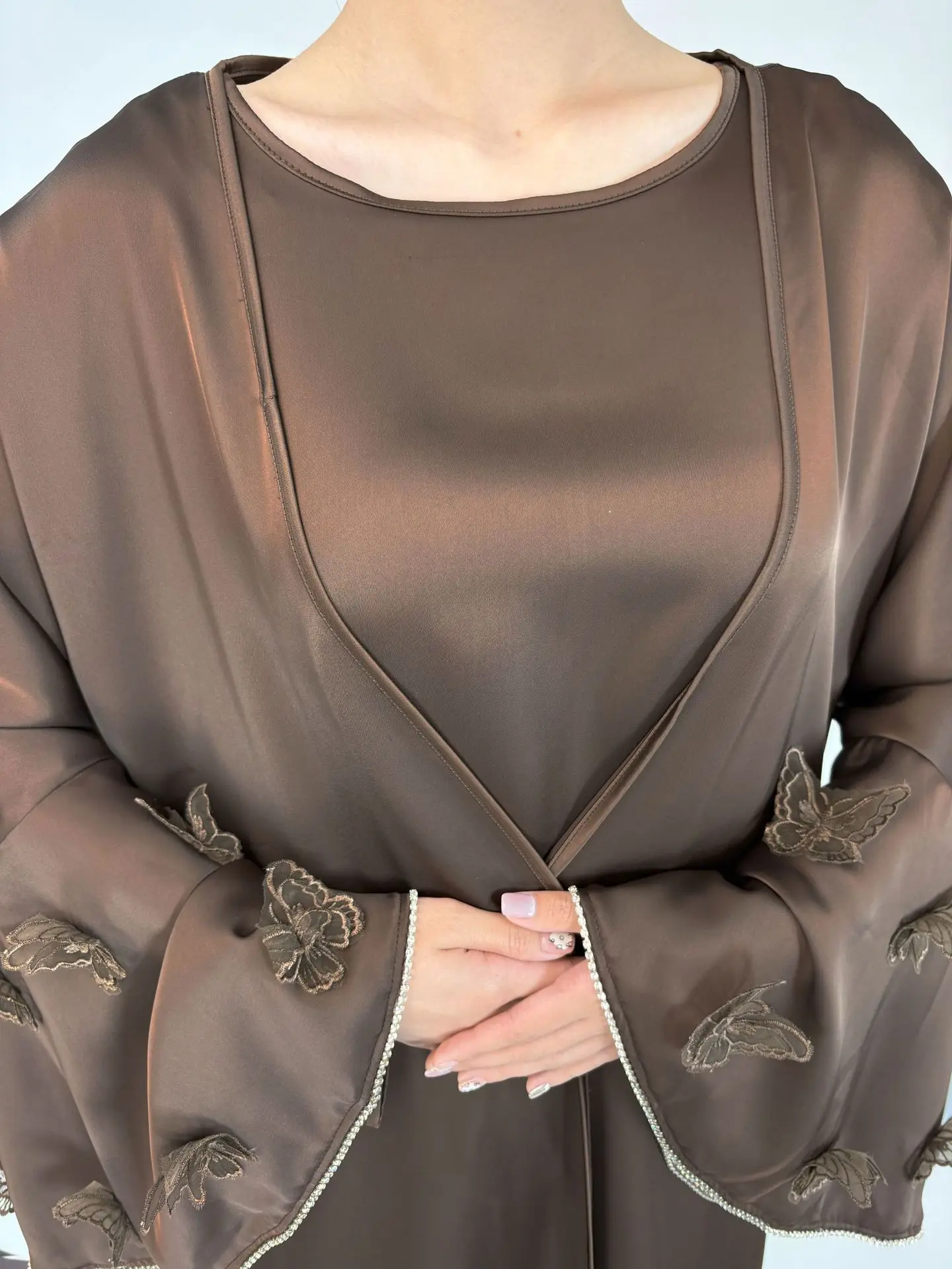 Abito lungo estivo Farfalla ricamata a mano Elegante set Abito lungo musulmano ampio Elegante abbigliamento da donna semplice