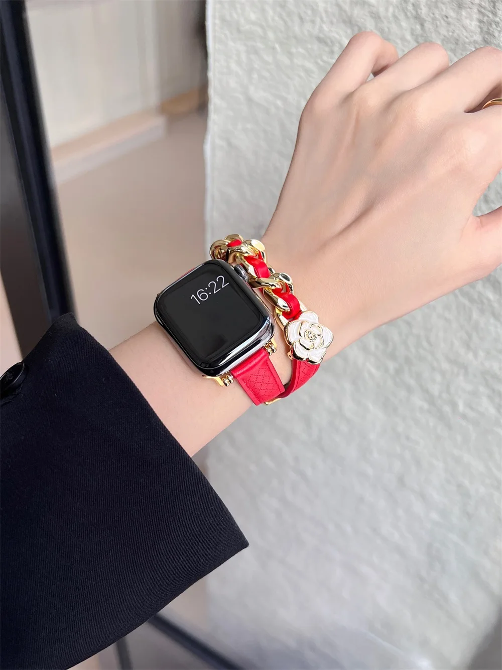 Luxury strap for Apple Watch Band 44mm 45mm 40mm-41mm 42 women Genuine Leather red Bracelet series 8 7 SE 6 5 4 Ultra 49mm bands