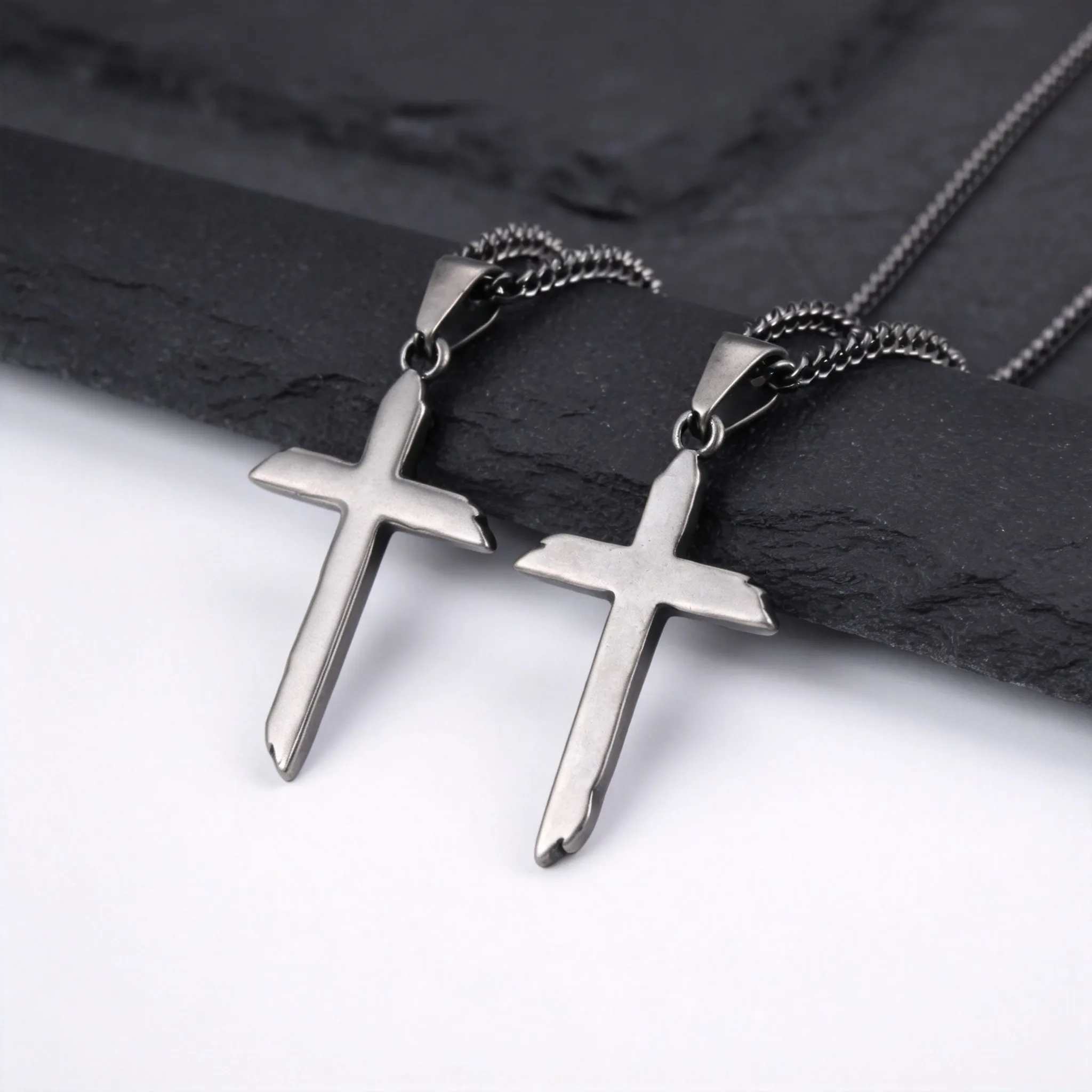Retro Graue Kreuz-Halskette für Männer, Edelstahl Antik-Kreuz-Anhänger-Halskette, Vintage-Schmuck Geschenk – Detail 2