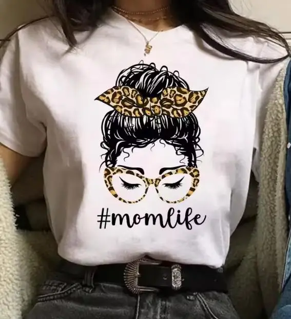 Mom Life Messy Bun Leopard Print T-shirt for Women Leopard Bow Sunglasses Portrait Graphic Round Neck Short Sleeve Casual Tops
