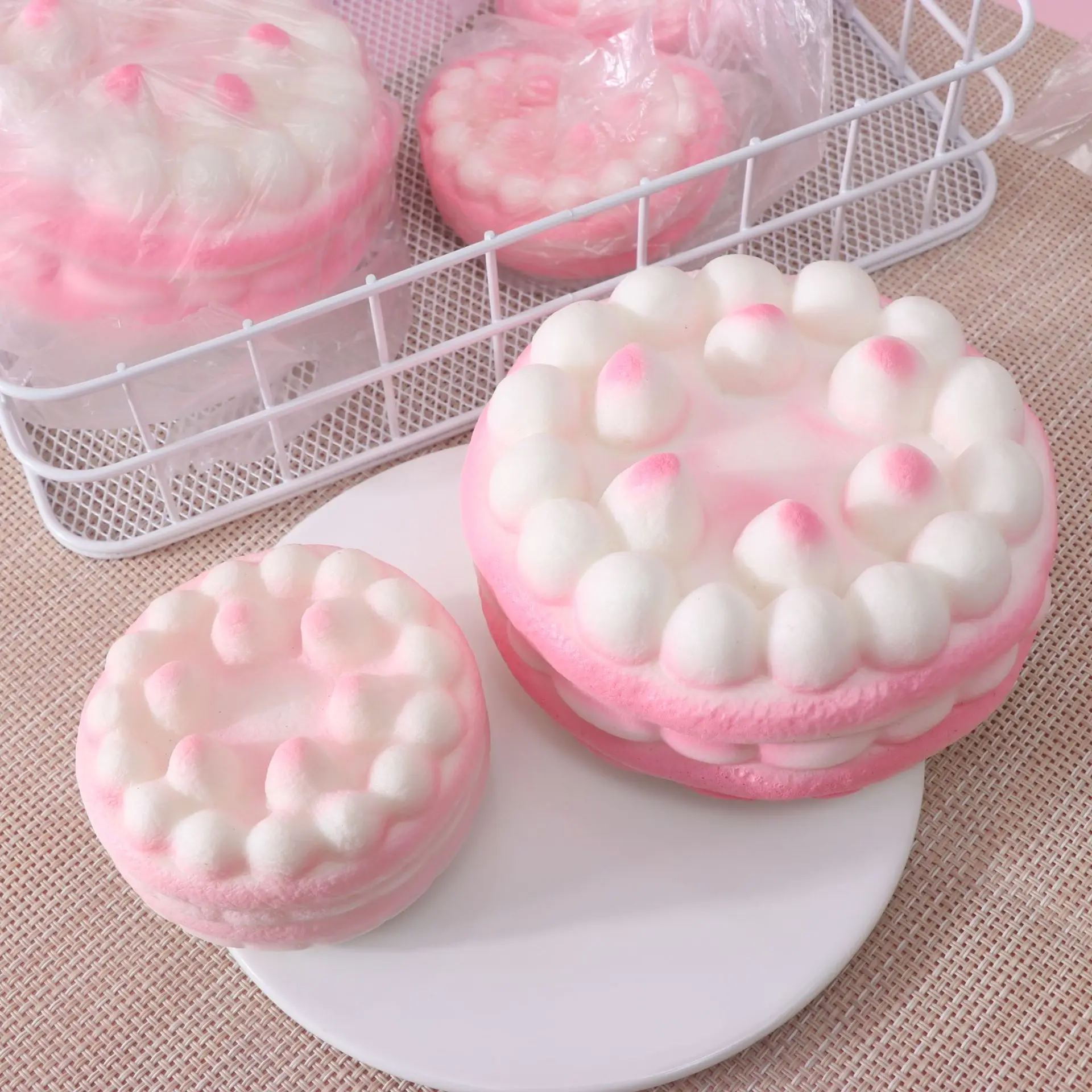 Mokra miękka symulacja Tarta malinowa Szczypta zabawki Super miękka symulacja PU Deser Ciasto Wycisnąć Wolne odbicie Zabawki antystresowe