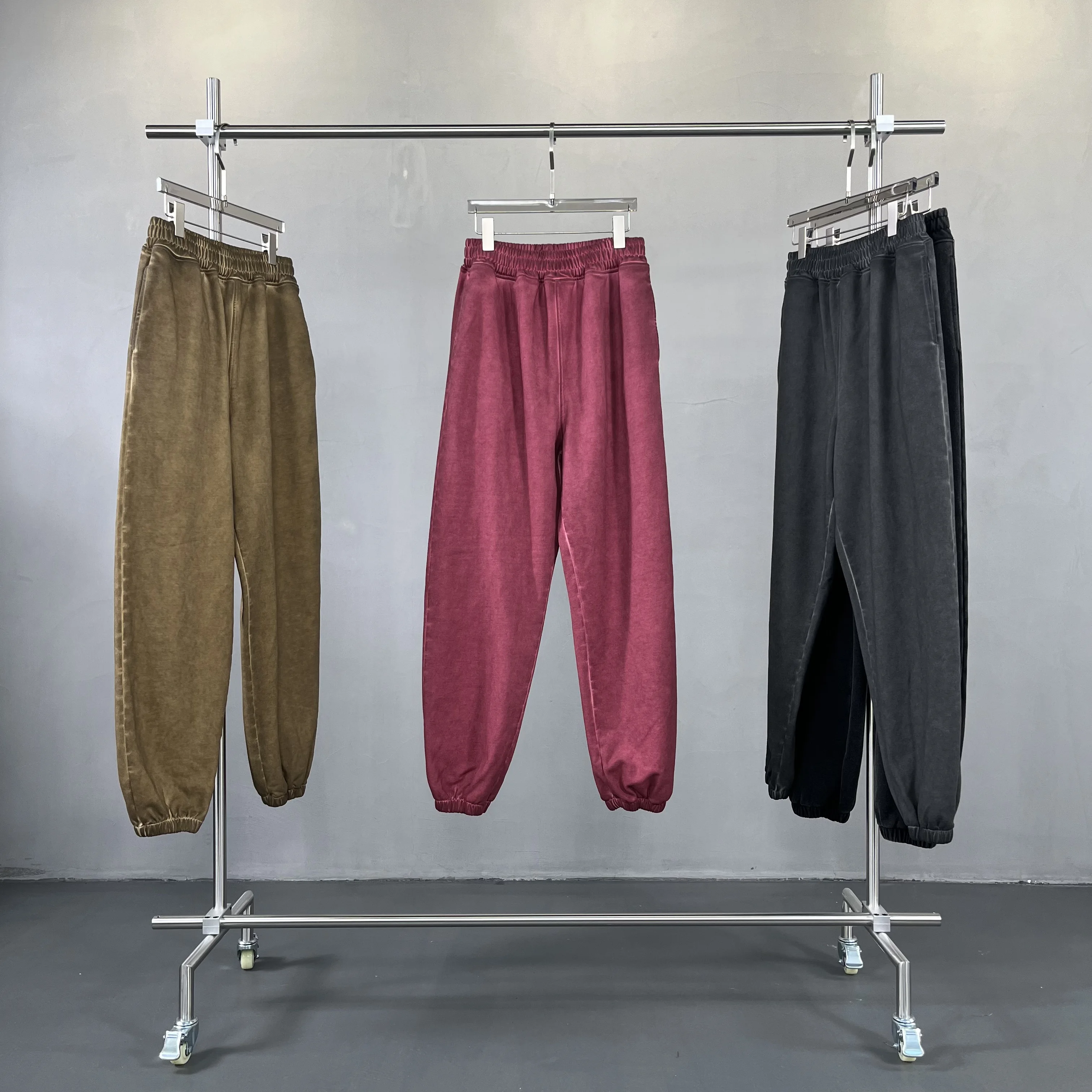 Wash sweatpants with dirty dye