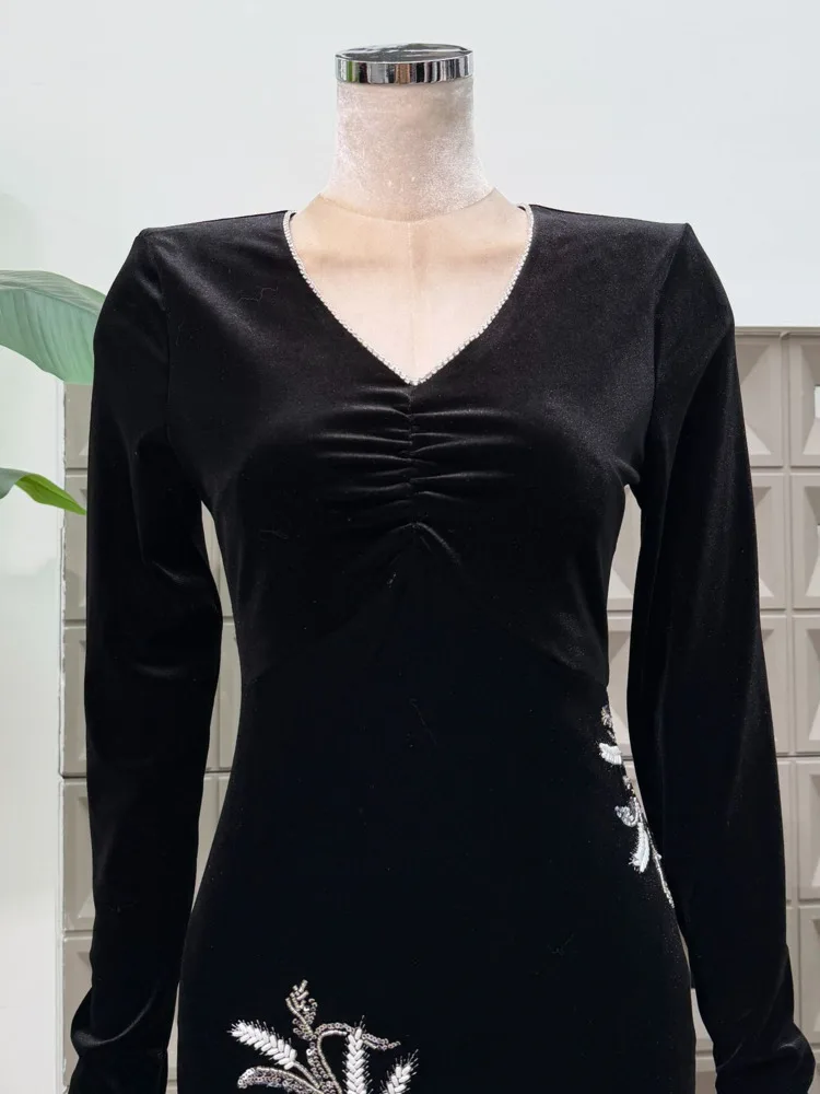 DFDG 2025 Autunno Primavera Abito elegante da donna con scollo a V in velluto floreale a maniche lunghe aderente Abito maxi con spacco alto Abito versatile