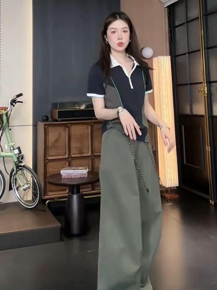 تي شيرت نسائي بتصميم عصري على الطراز الكوري، فضفاض ومريح، مصنوع من البوليستر، مناسب للصيف.