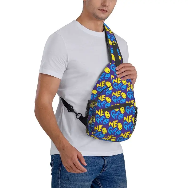 Saco de estilinque com logotipo Neo Geo para viagem, mochila de peito transversal, mochila de ombro, moda masculina