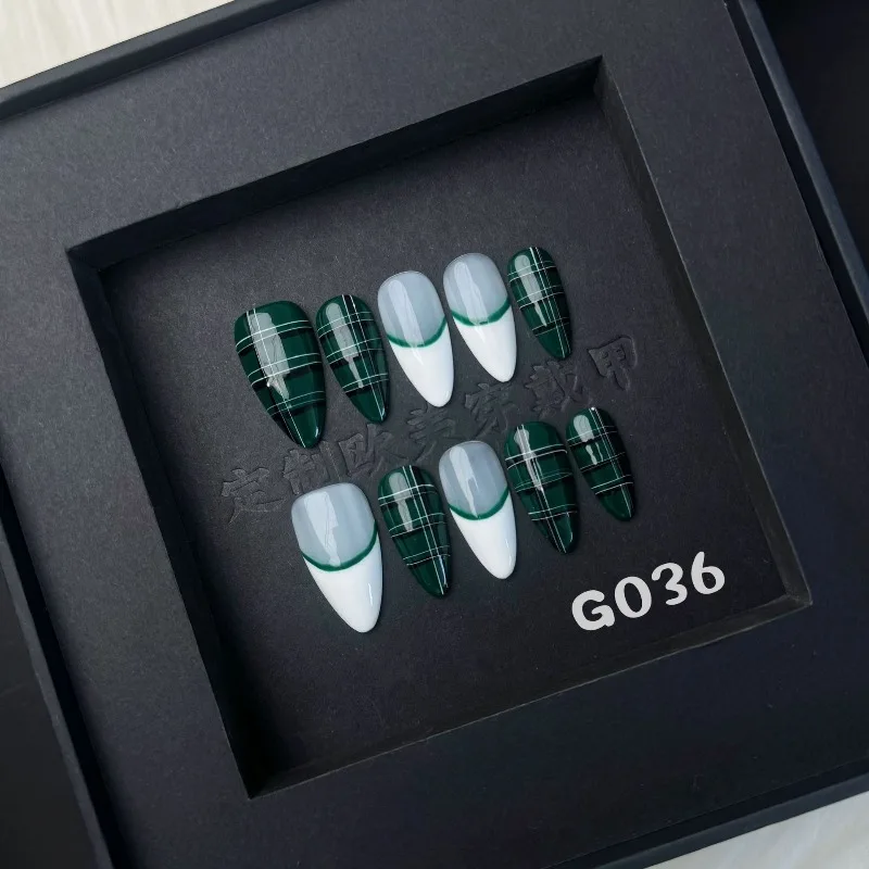 

10Pcs Handmade Nails Scottish Tartan Nail Art for Fair Skin Retro-Style with Adhesive Back Press-On Nails with Checkered Pattern