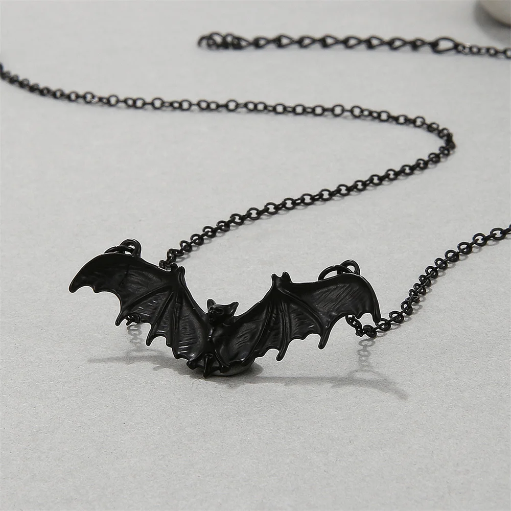 Retro Bat Pendant Necklace for Women Men Punk Steampunk Metal Adjustable Frog Charms Couple Necklace Jewelry Accessories Gift