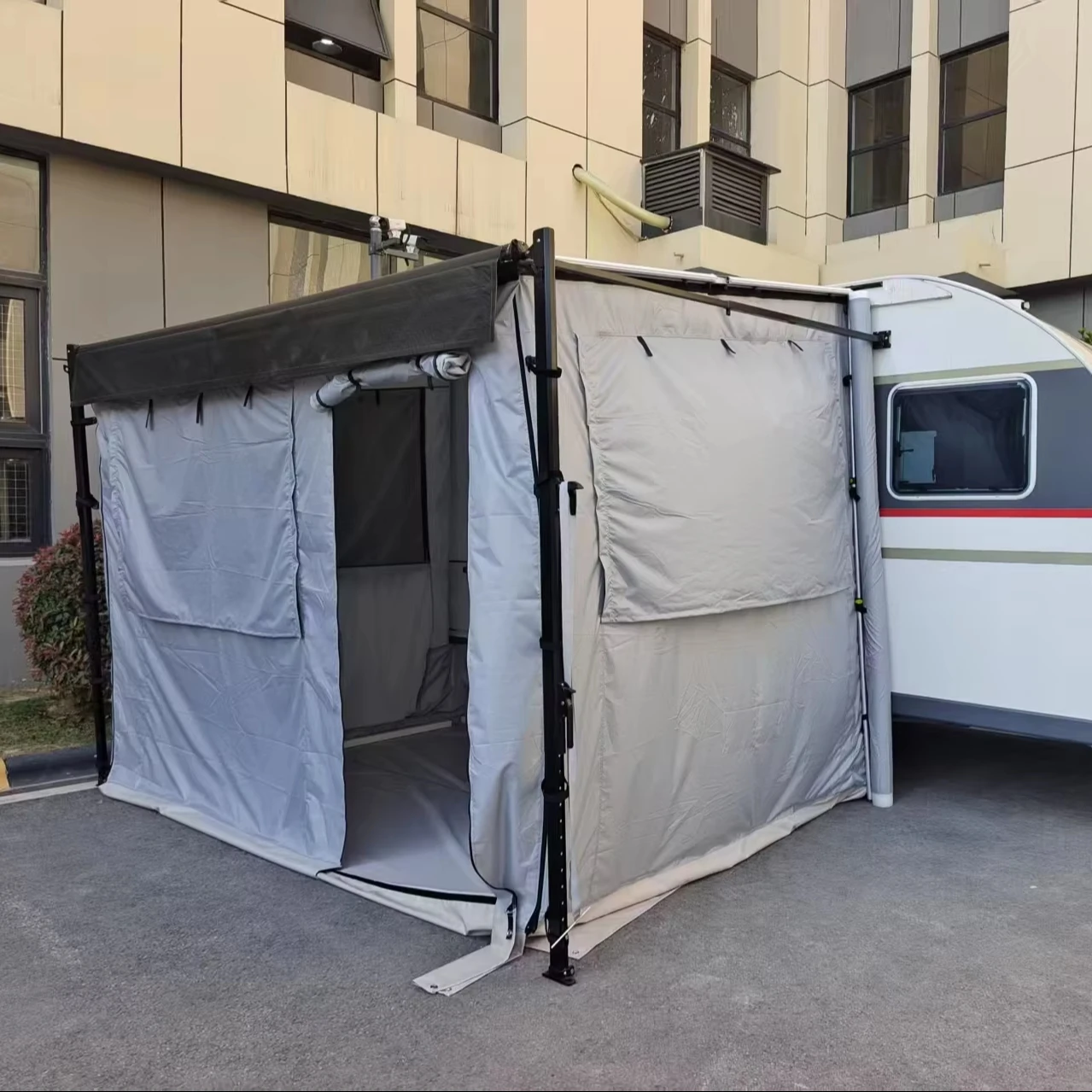 M02 Manual Outdoor RV Waterproof Awning Blocks Elements and Eyes for Vehicle in Minutes