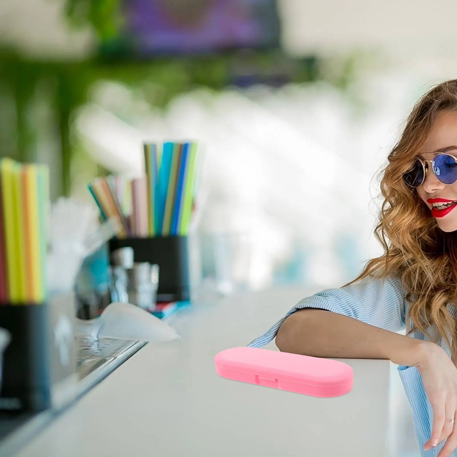 

6Pcs Plastic Storage Boxes Portable Organizer Compact Boxes with Lid Travel Case Tongue Scraper Tool Cleaning Accessories