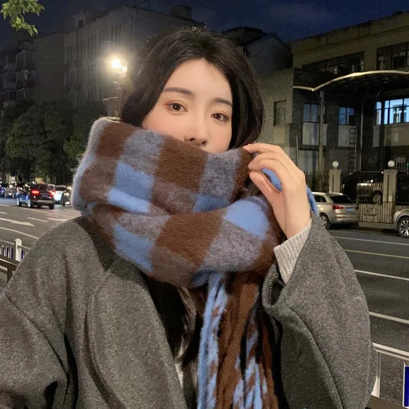 

High-level Sense Plaid Scarf High Quality Girl Windproof Fashion Student Couple Vintage dual-use Bib 24W031