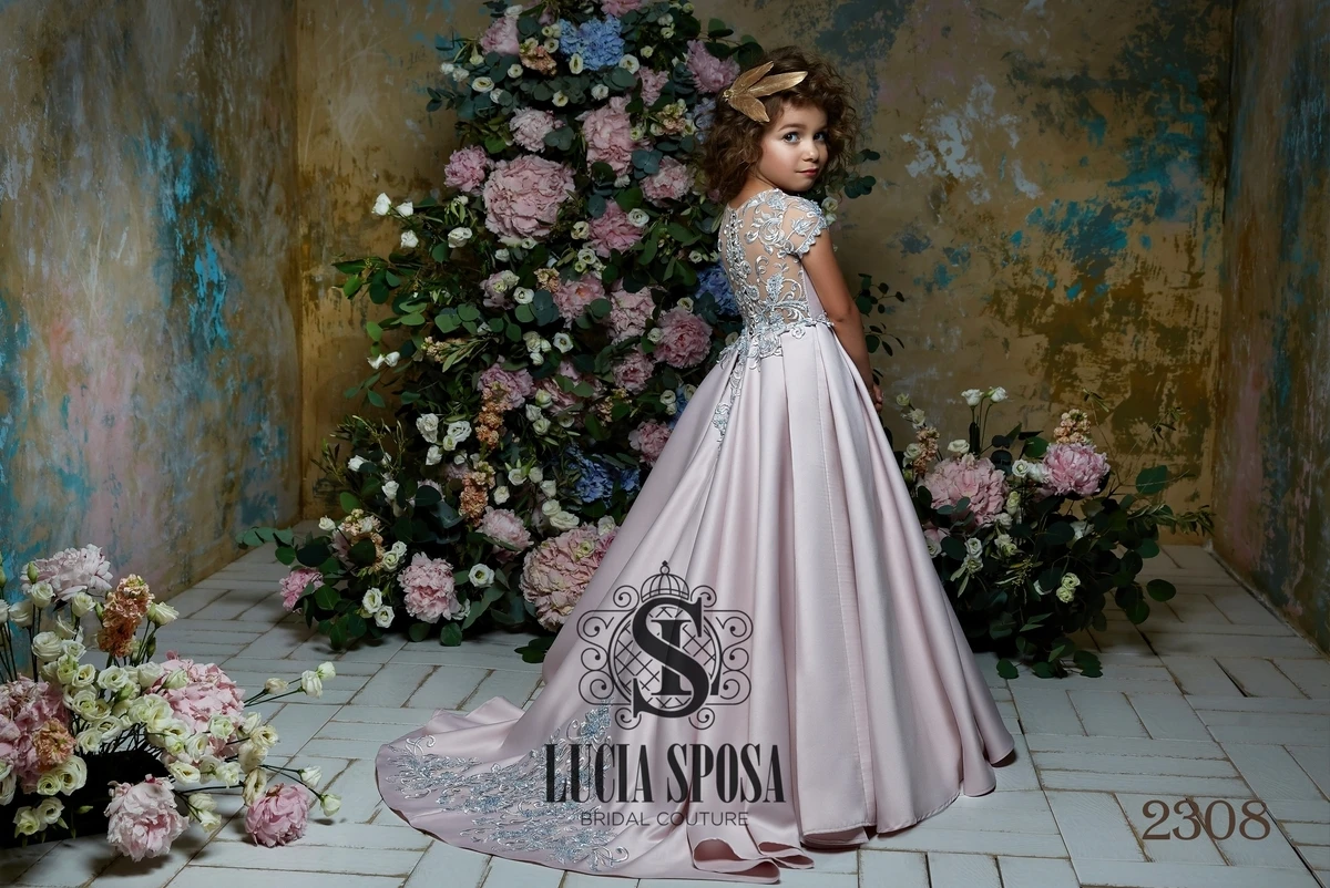 FATAPAESE Luxury Princess Ball Gowns for Kids Flower Girl Dresses Lace Floral Sleevelss Ball Gown Fluffy A Line Cathedral Train