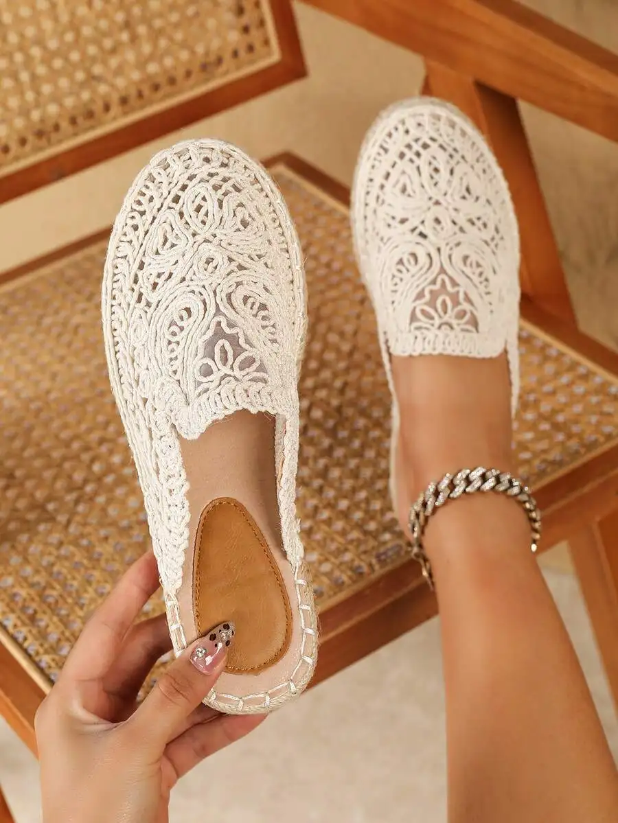 

HGUIGJ 2025 Summer Women's New Beach Vacation Flat Fisherman Shoes Hollow Breathable Bohemian Straw Woven Bottom Slip-On Ladies