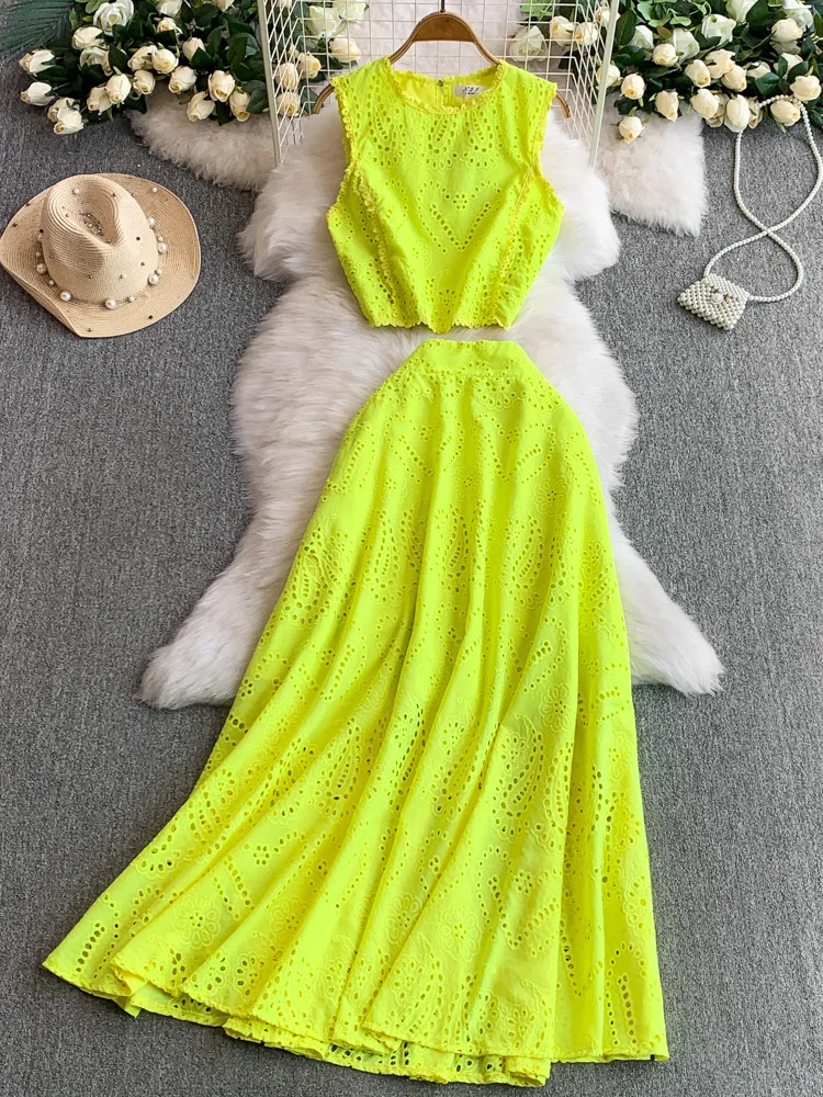 

Bohemian vacation style women summer lace hook flower hollow sleeveless vest top+high waist slimming skirt two-piece set