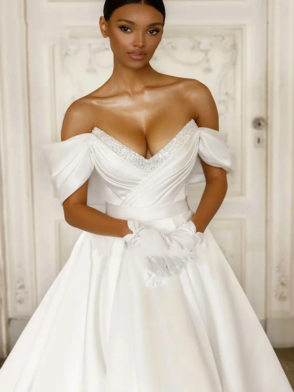 

Customized Beading Pearls Ball Gown Wedding Dress Luxury Satin Ruched Pleats Sweetheart Bridal Gowns Vestido De Noiva
