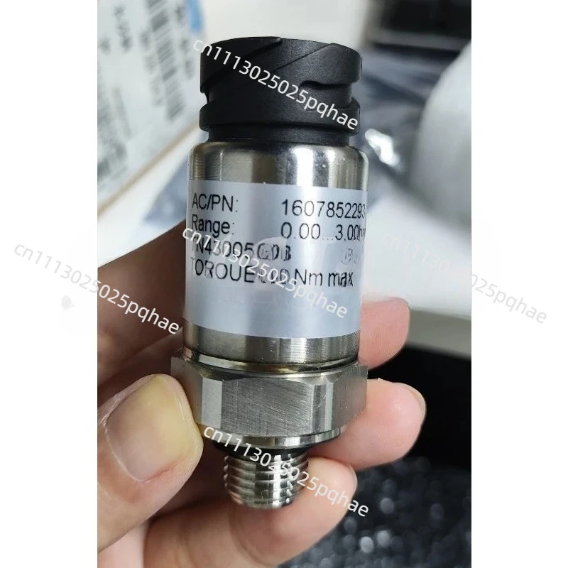 The Intermediate Pressure Sensor P165-5300 is suitable for Atlas air compressor transmitter 1607852293 replace