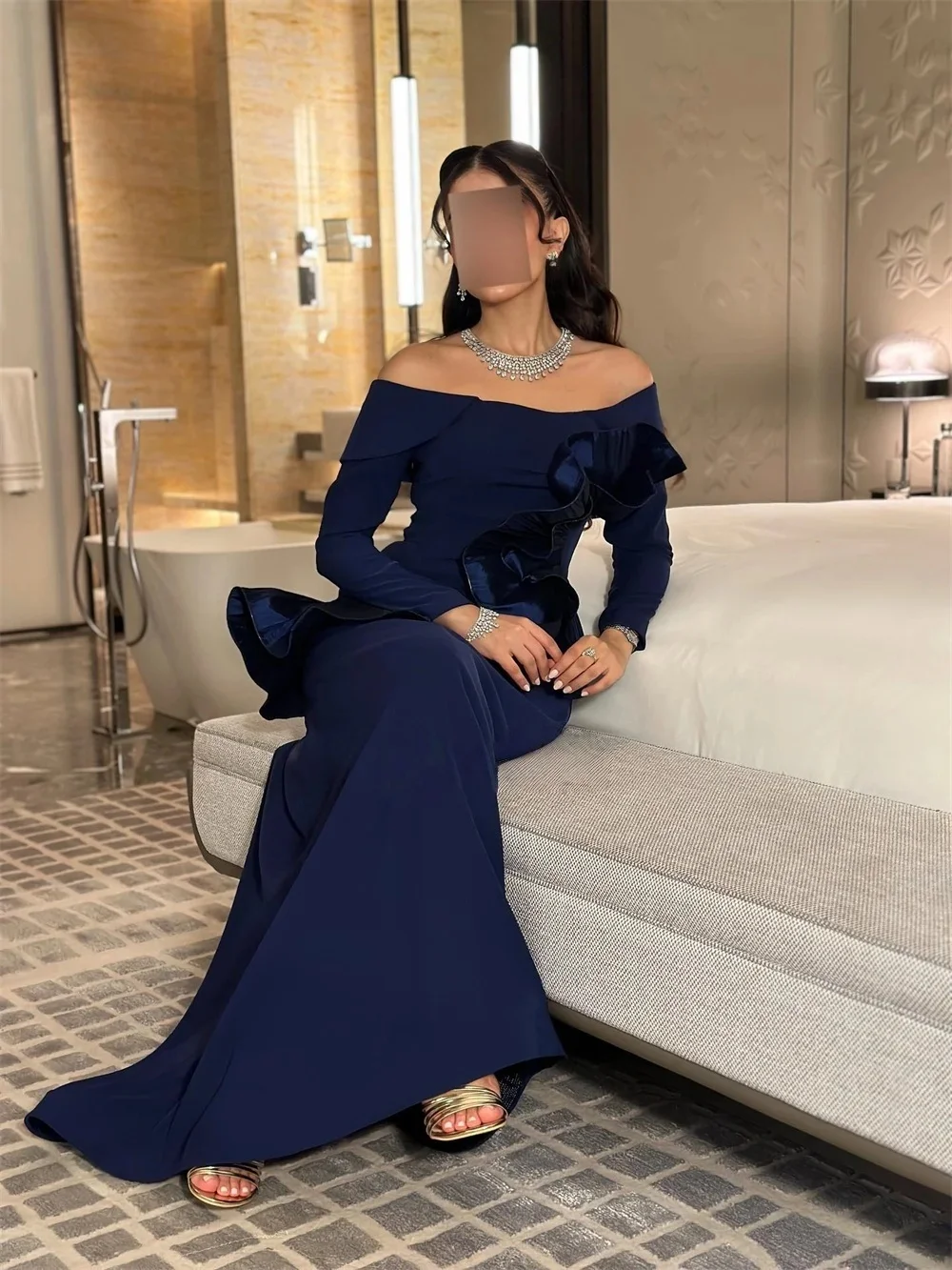 Abito lungo con spalle scoperte a sirena increspata in maglia tinta unita stile moderno JDY personalizzato per occasioni personalizzate, alla moda e classico