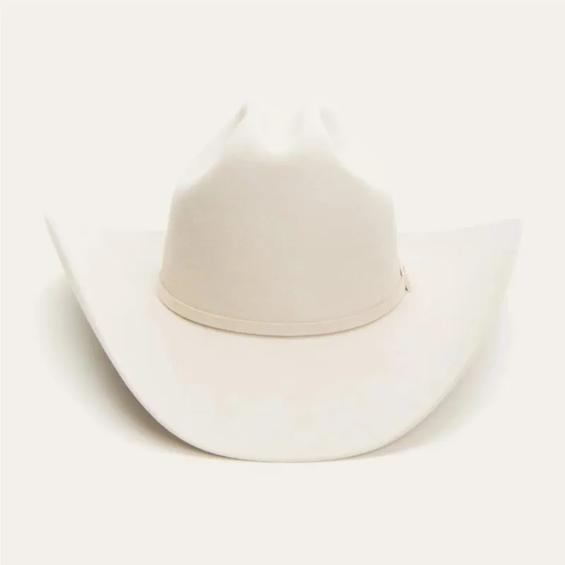 Curved-brimmed hat solid-colored felt