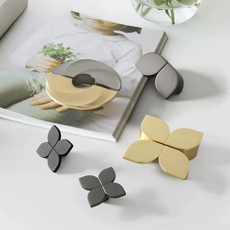 Retro Dresser Knobs Gold Handles for Cabinets and Drawers Four-Leaf Clover Furniture Handles Copper Color Drawer Knobs