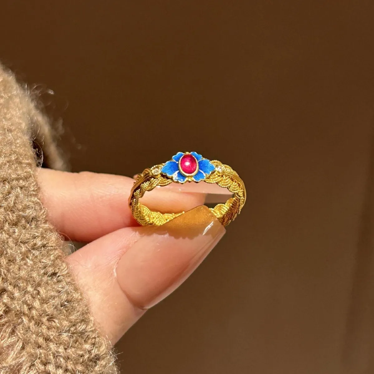 

Lotus flower ring classical retro romantic enamel exquisite luxurious high-end ruby rings for women banquet jewelry gift