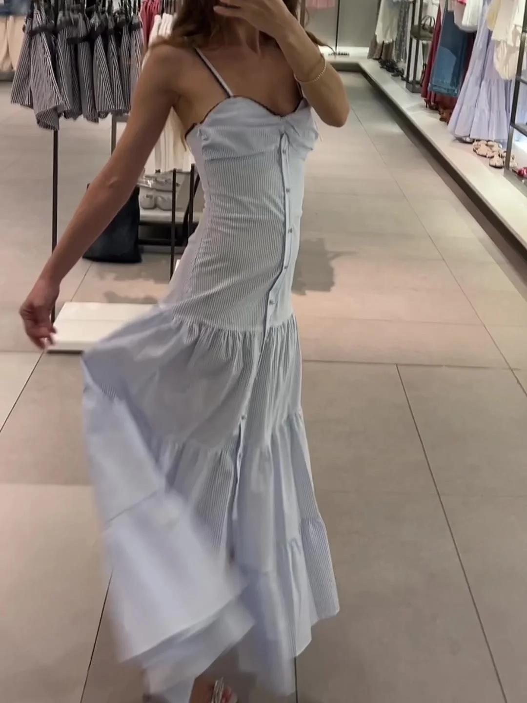 Abito elegante con bretelle arricciate a strati a righe Abito da donna con scollo a V senza maniche senza schienale Abito a trapezio 2025 Abito estivo da donna