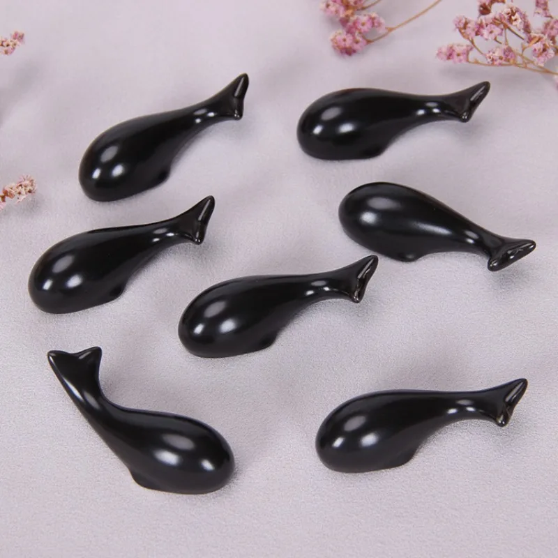 1 PC Japanese Style Ceramic Chopstick Pen Rest Cute Dolphin Fish Design Home Desk Decor Unique Animal Miniatures Birthday Gift