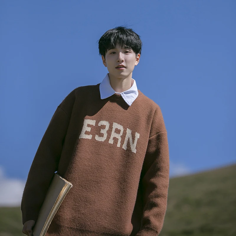 

Loose Fit Crew Ne Sweater for Men Autumn Season Faionable Japanese Retro Sle Knitted Outerwear with Letter Print