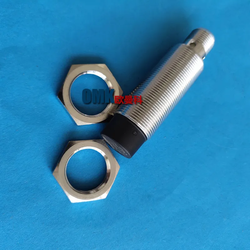 Balluff Proximity Switch BES M18MG-PSC16F-S04G Plug Interface Type 4-Wire PNP Normally Open
