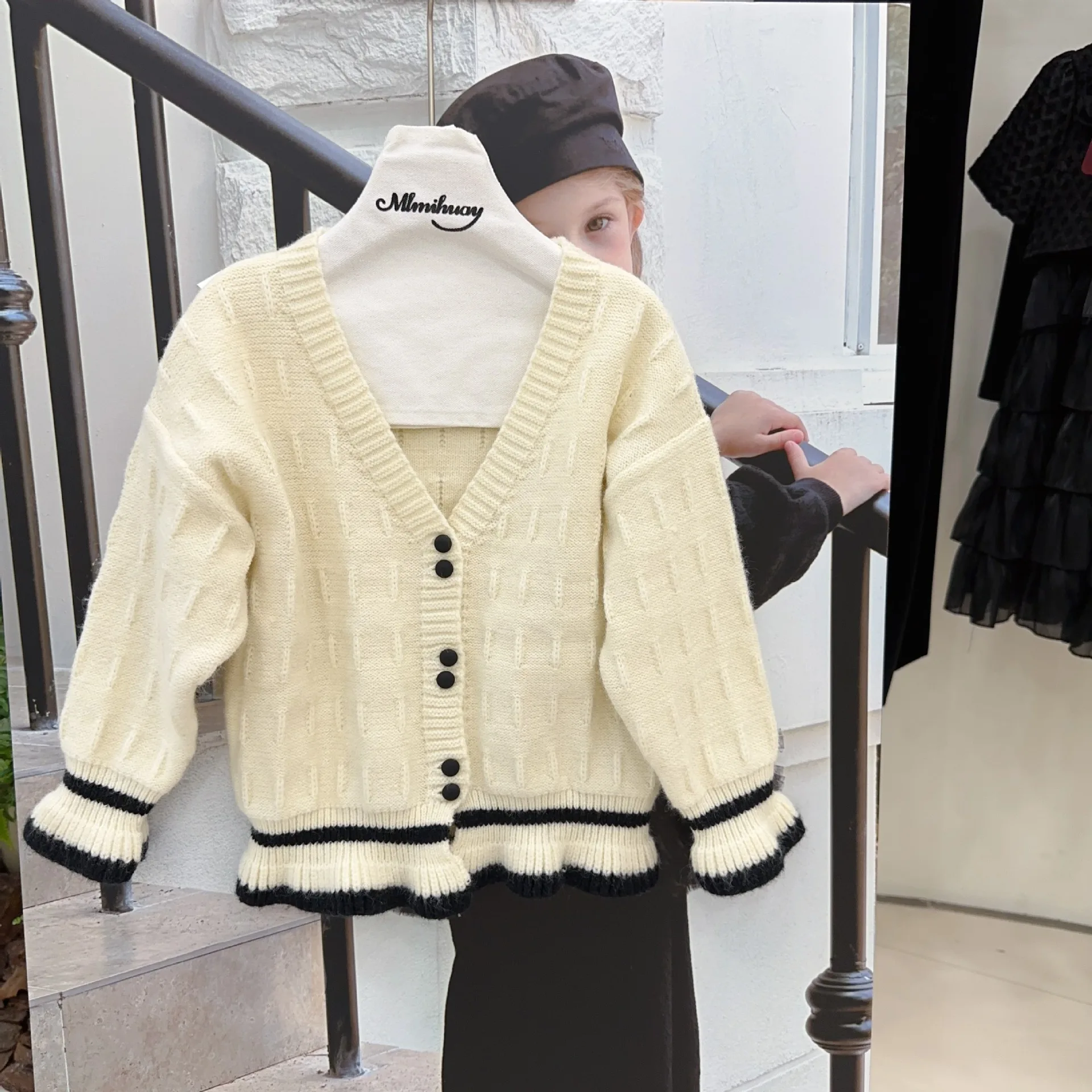 Girl Sweater Top Cardigan 2024 Girls Burst Spring and Autumn Korean Style Solid Cute Casual Fashion Short Cardigan Knit Sweater