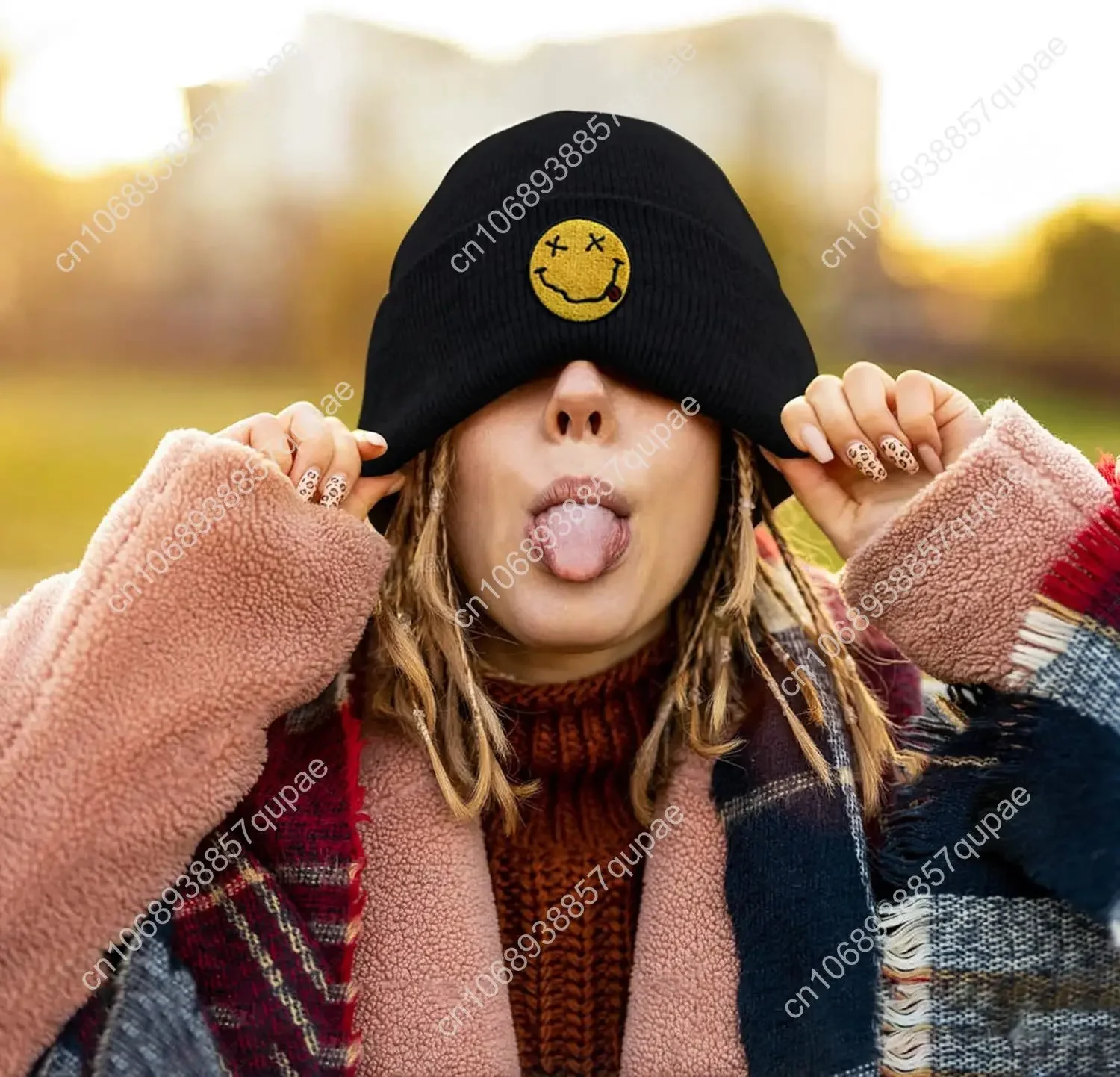 Cappello con berretti divertenti, cappello lavorato a maglia ricamato alla moda nero caldo invernale da uomo e da donna