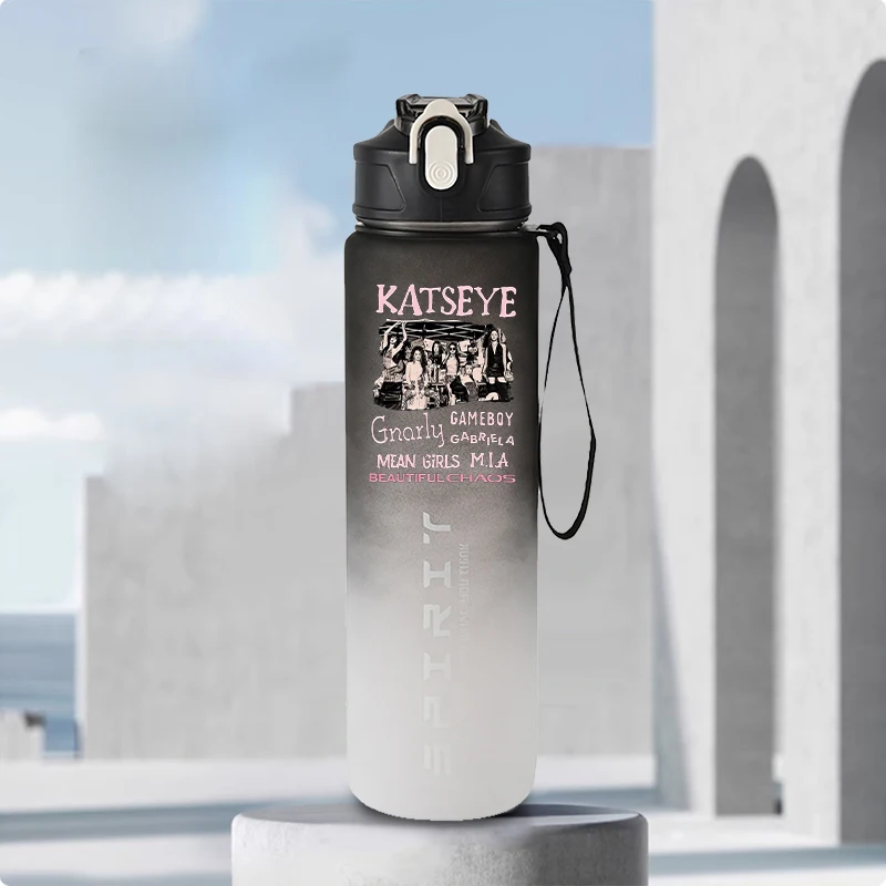 

800ml Fashion K POP K-KATSEYE Gradient Water Bottle Trendy Sports Portable Kettle with Scale Girls Birthday Gifts Exquisite Jugs