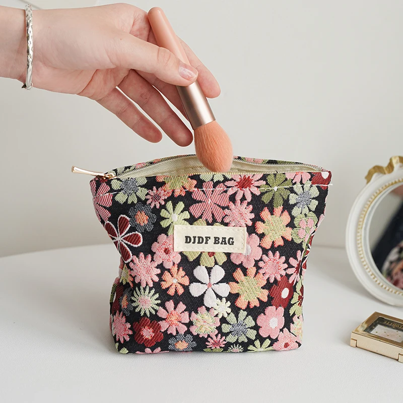 Red Flower Women\'s Cosmetic Bag, Small Portable Travel Toiletry Bag, Simple Cosmetic Storage Bag, Inner Tank Bag, Coin Purse