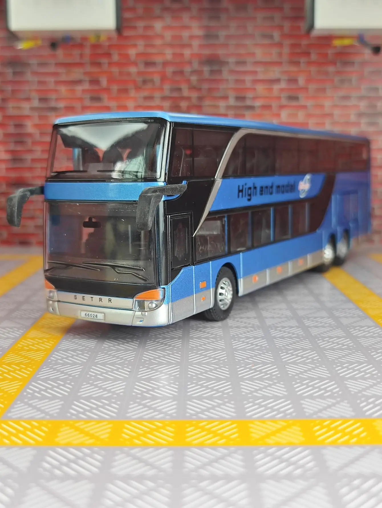 1:30 مدينة السياحة حافلة عمل مزدوجة الطبقات سبيكة نموذج حافلة لعبة سيارة للأطفال مع وظائف الصوت والإضاءة المحاكاة