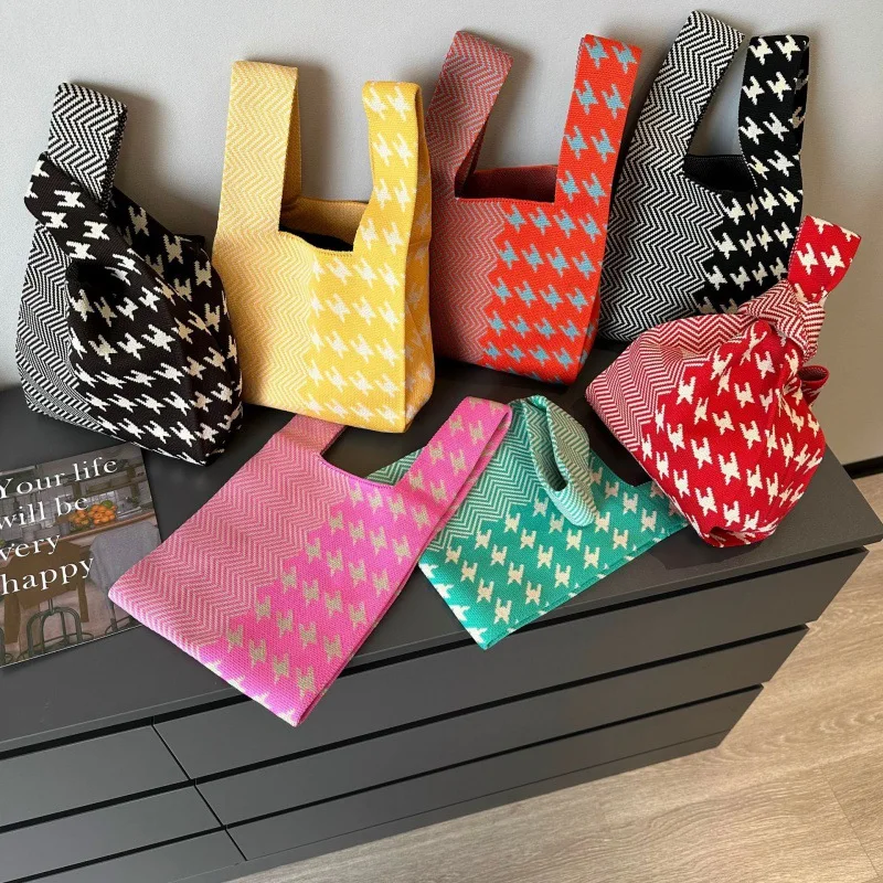 

Japanese Korean large capacity women's handbags, women's knitted water bucket bags, hand-held casual tote bags, checkered y2k