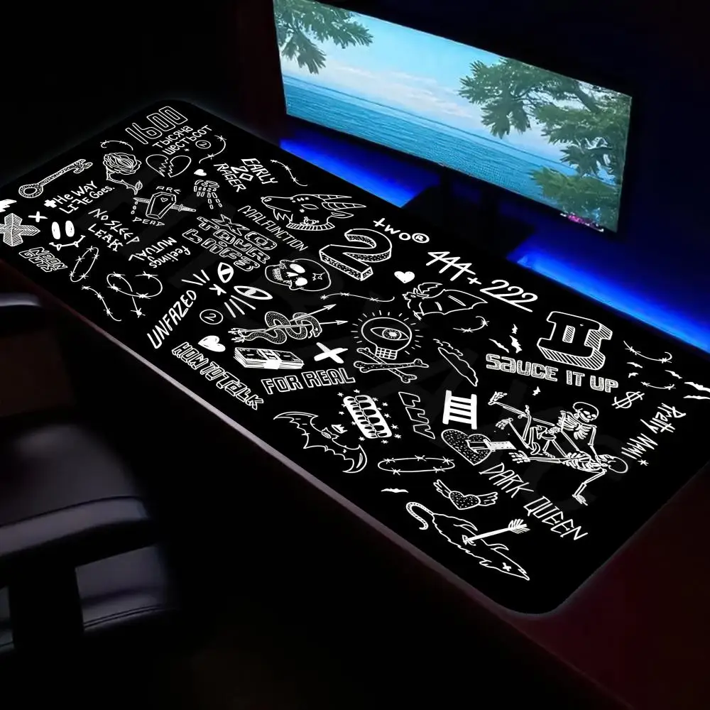 

HYBXAXC Black and White Doodle Art Gaming Mouse Pad Non-Slip Rubber Base Desk Mat with Stitched Edges for Gamer and Office