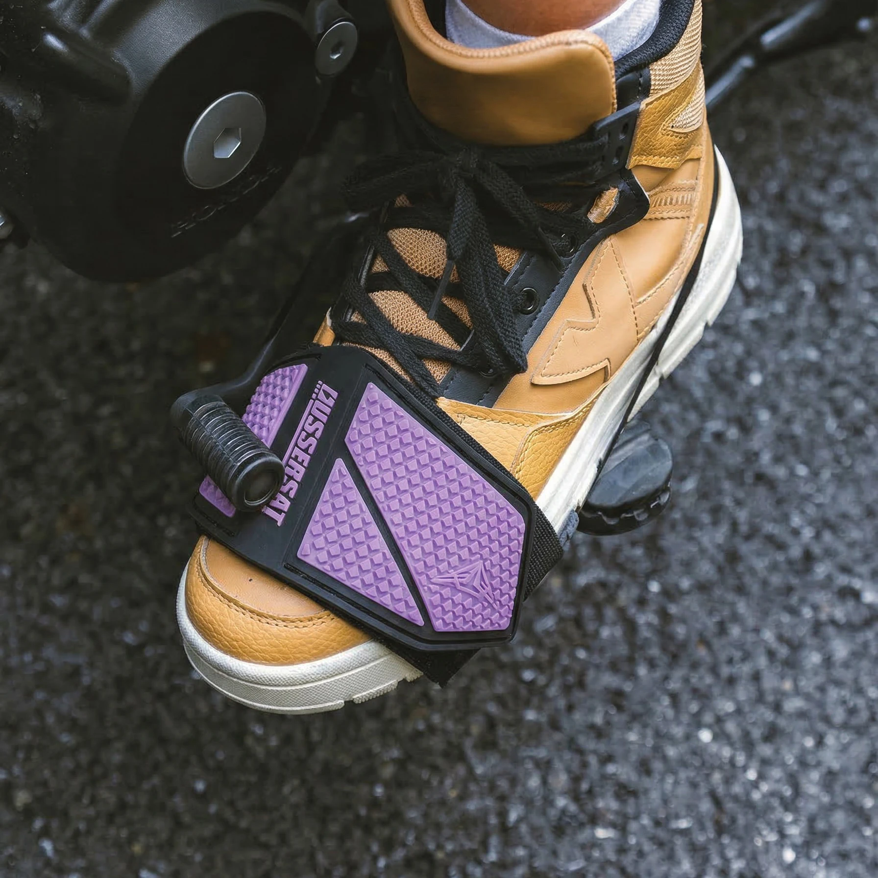 واقي حذاء لنقل السرعات في الدر - مراجعة Motorcycle Gear Boots وسعره