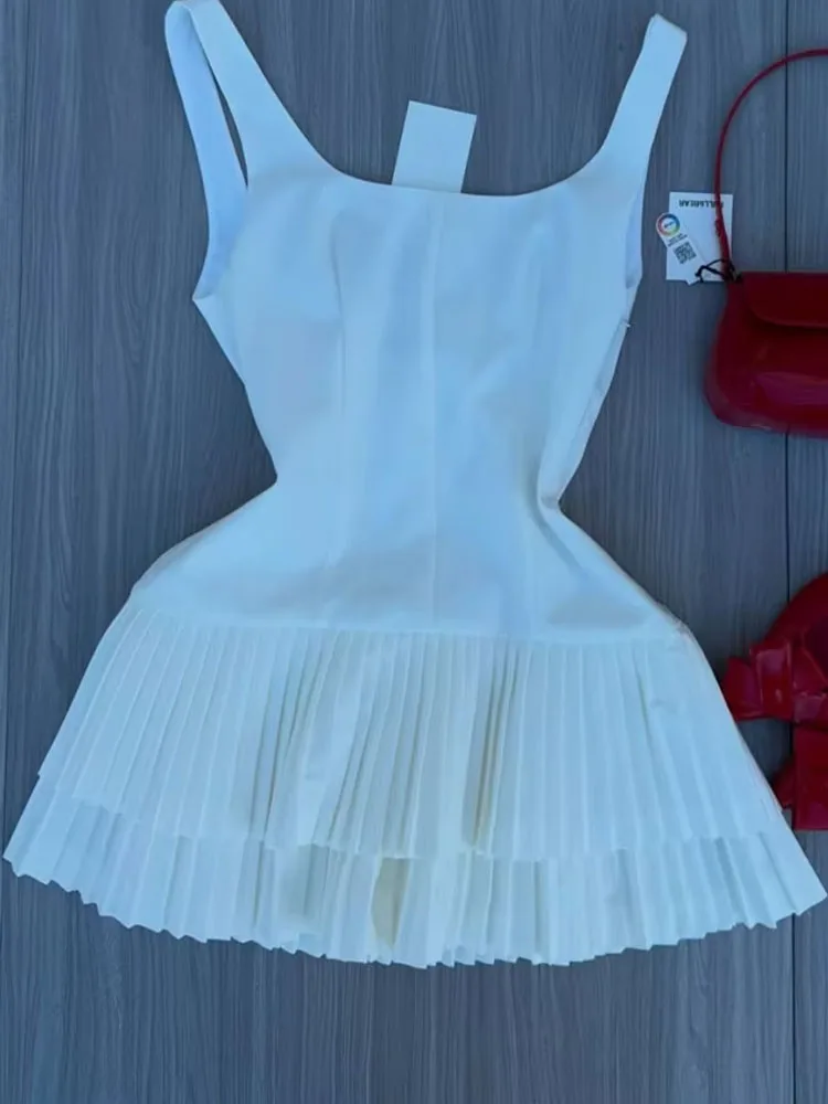 2025 Mujer Chic High Street Slim Vestidos de playa vestido plisado mujeres verano cuello cuadrado blanco sin mangas Mini vestido