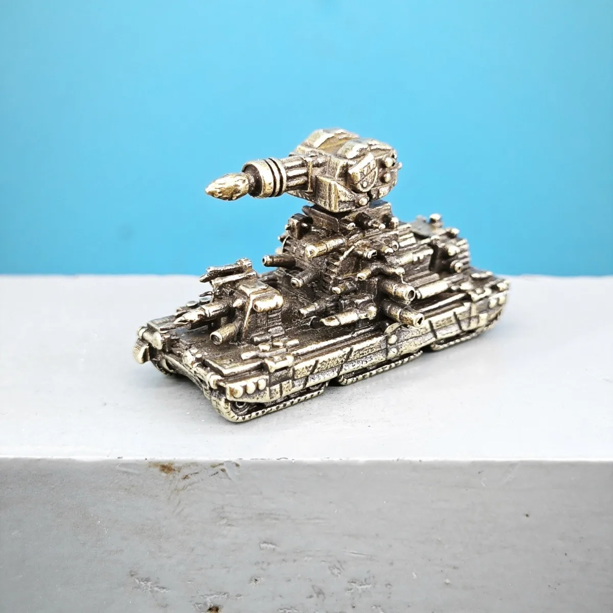 Brass Sci Fi Heavy Tracked Vehicle Miniature Model Diorama Sand Table Decor Micro Landscape Tabletop Display Ornament