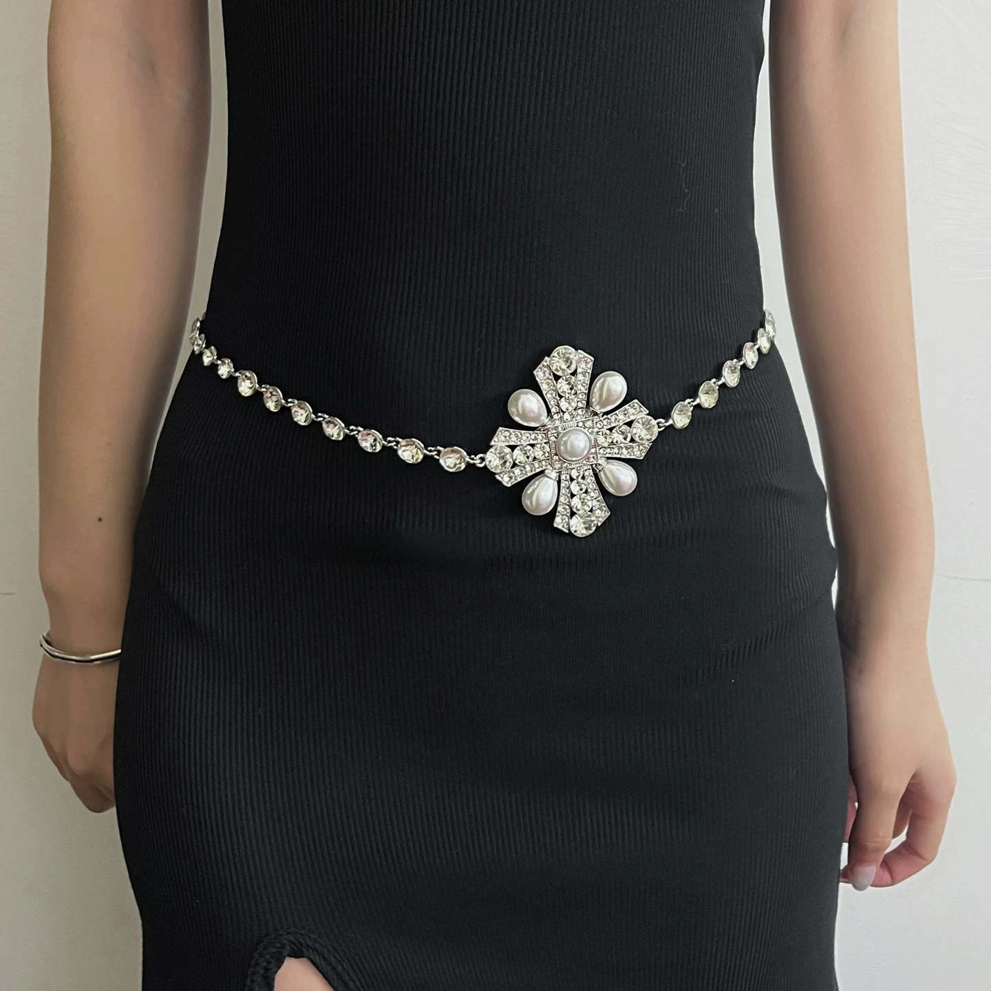 Silver Full-Diamond Pearl Cross Waist Chain with Skirt/Pants Y2K Millennial Spice Girl Belt Fashionable Women's Jewelry NEW