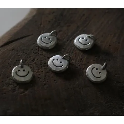 Hand-knocking Little Smiley Face Cake Pendant Bracelet Necklace Bracelet with Pendant Side X view 2